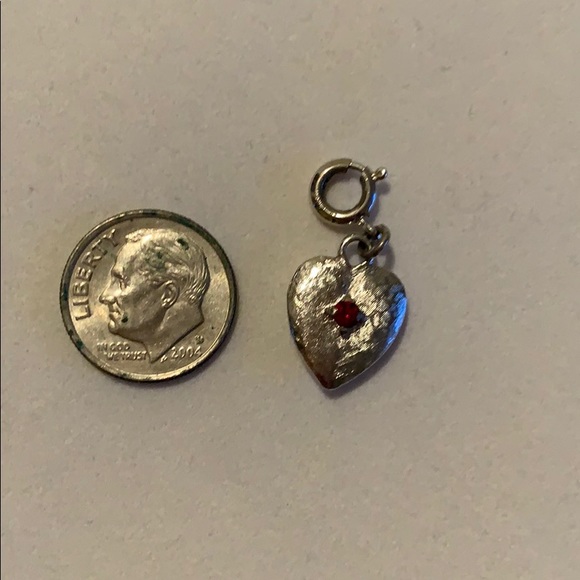 Sterling Heart charm with garnet stone - Picture 4 of 4